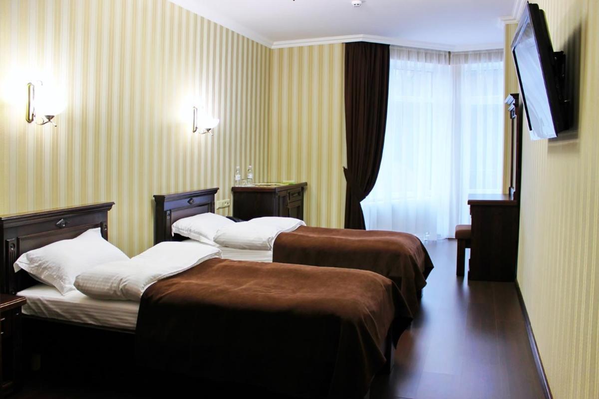 Georg Park Hotel Tarashany Exteriör bild